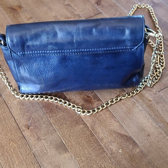 Danier leather purse with gold chain strap - Picture 2 of 6